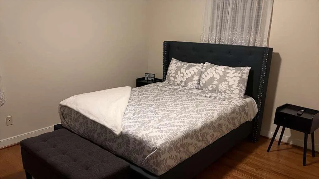 Bedroom with queen bed